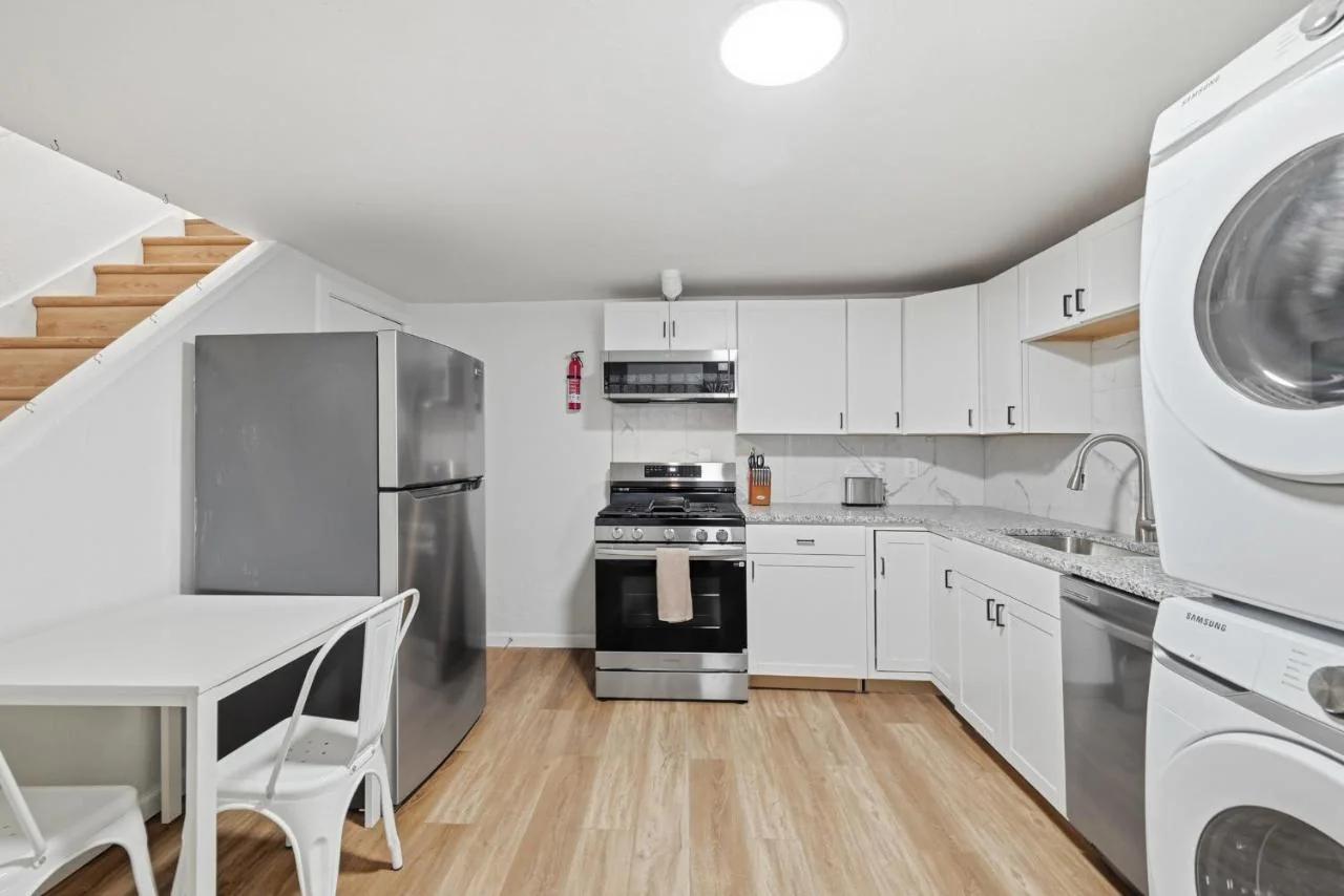 Pittsburgh Millvale B Bright &Spacious Private Bedroom With Shared Bathroom photo