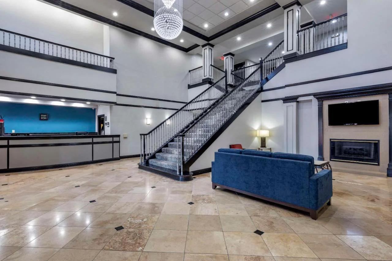 Quality Inn & Suites I-35 E-Walnut Hill foto