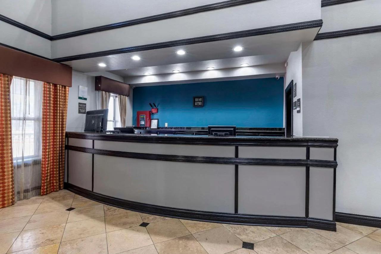 Quality Inn & Suites I-35 E-Walnut Hill foto