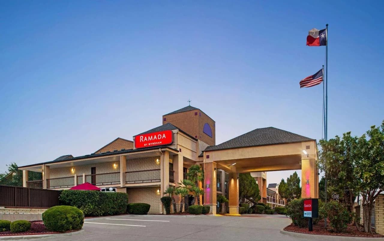 Ramada by Wyndham San Antonio Near SeaWorld - Lackland AFB photo