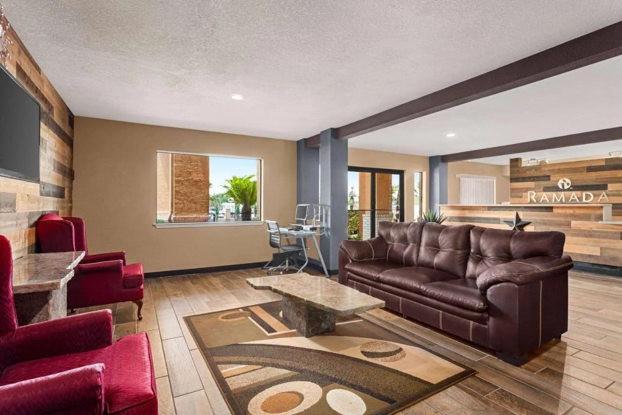 Ramada by Wyndham San Antonio Near SeaWorld - Lackland AFB photo