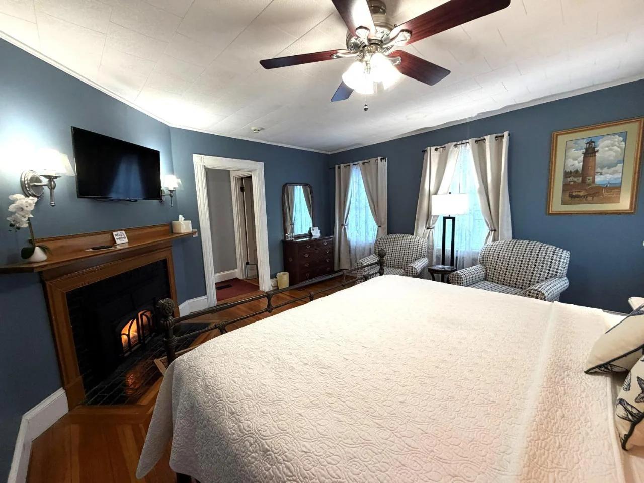 Saltair Inn Waterfront B&B photo
