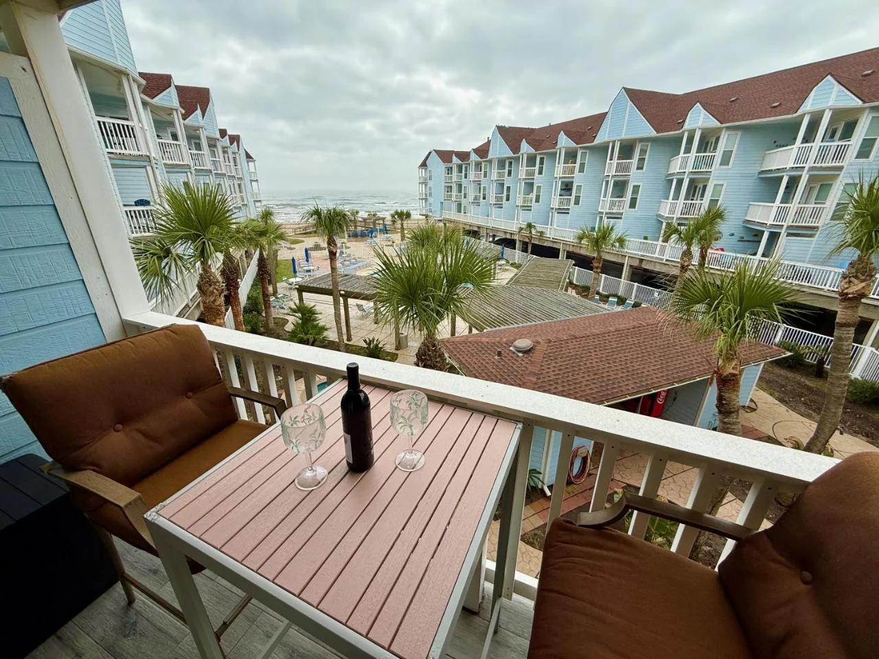 Seascape 2202 The Seashell Pearl Beachfront Condo Gulf Views Pool Hottubs Netflx
