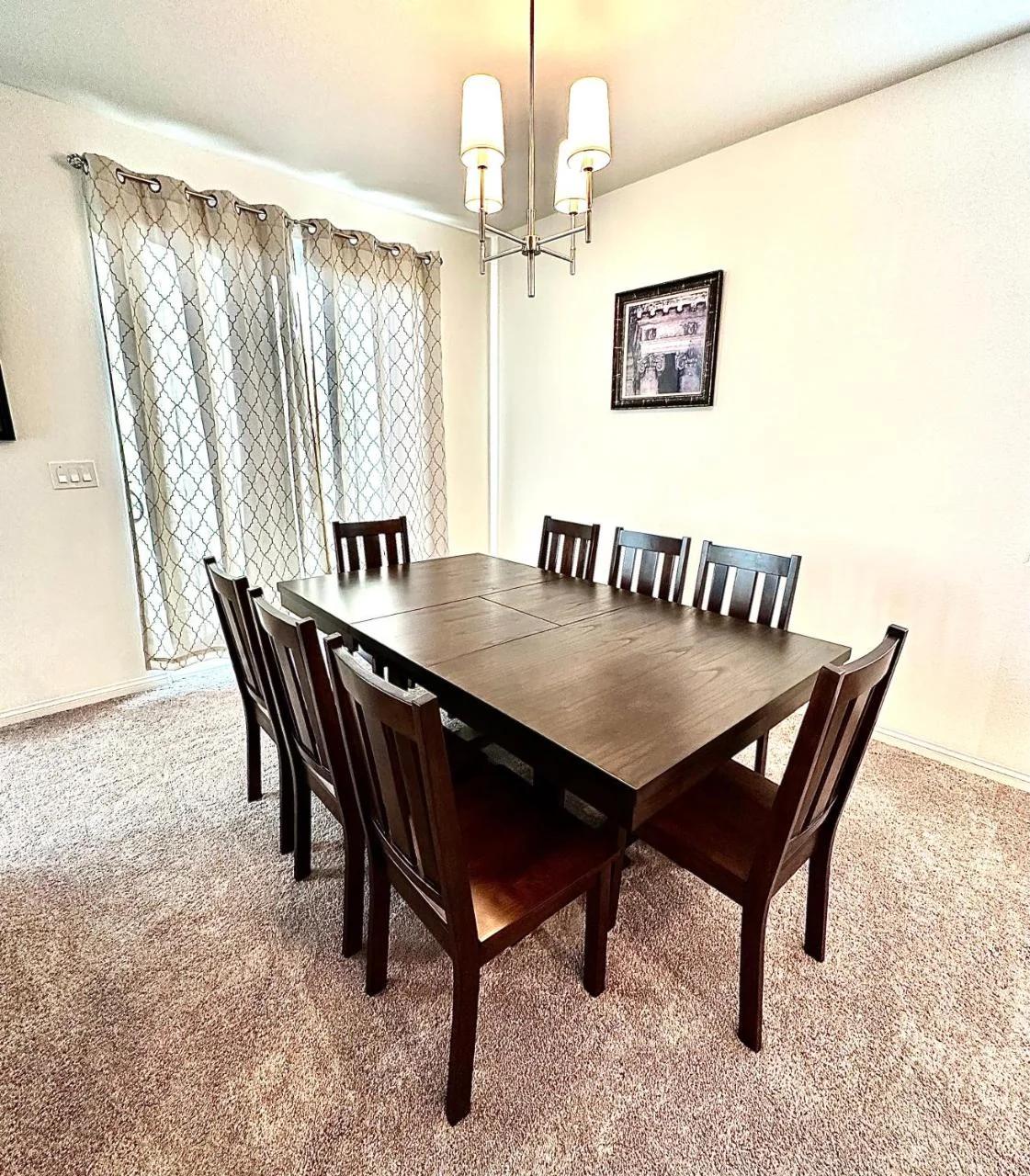 Spacious House, 5 bedrooms, Sleeps 12, Near Las Vegas Strip and Airport photo