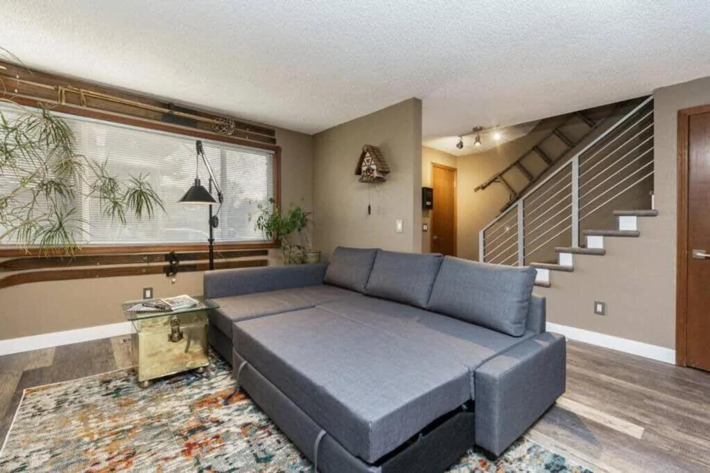 #StayInMyDistrict Eclectic Boise Townhouse near St Als photo