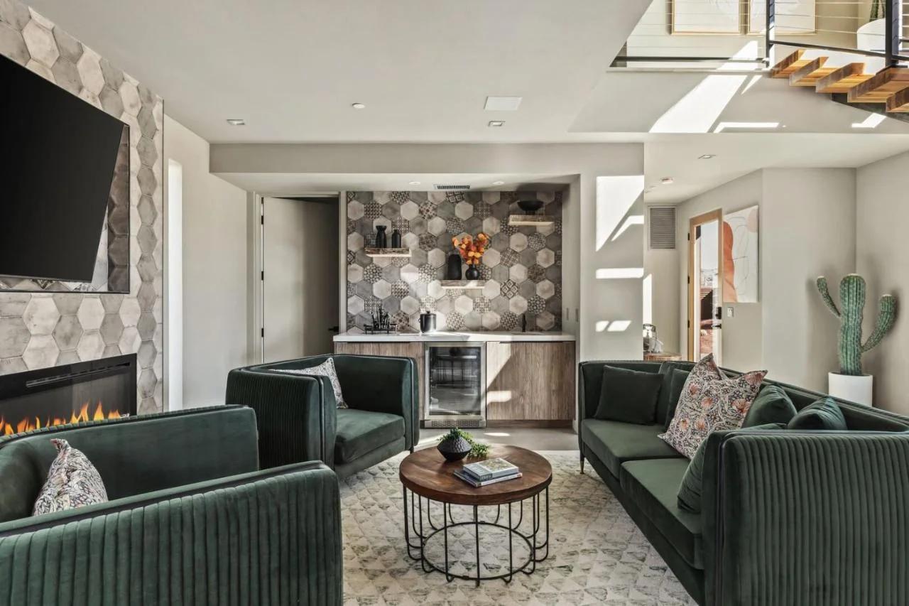 Suncrest by Fieldtrip JT Modern w Pool and Views photo