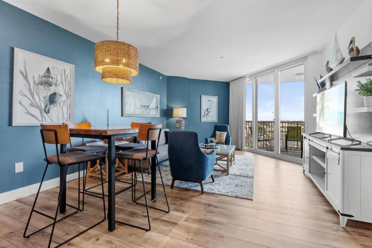 Sunrise Surprise 9th floor 2BR 2 BA King Suite Beach shuttle, heated pool! photo