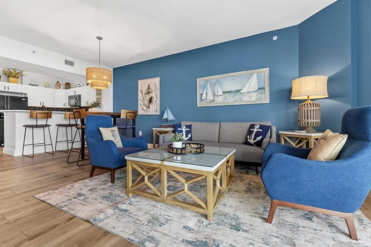 Sunrise Surprise 9th floor 2BR 2 BA King Suite Beach shuttle, heated pool! photo