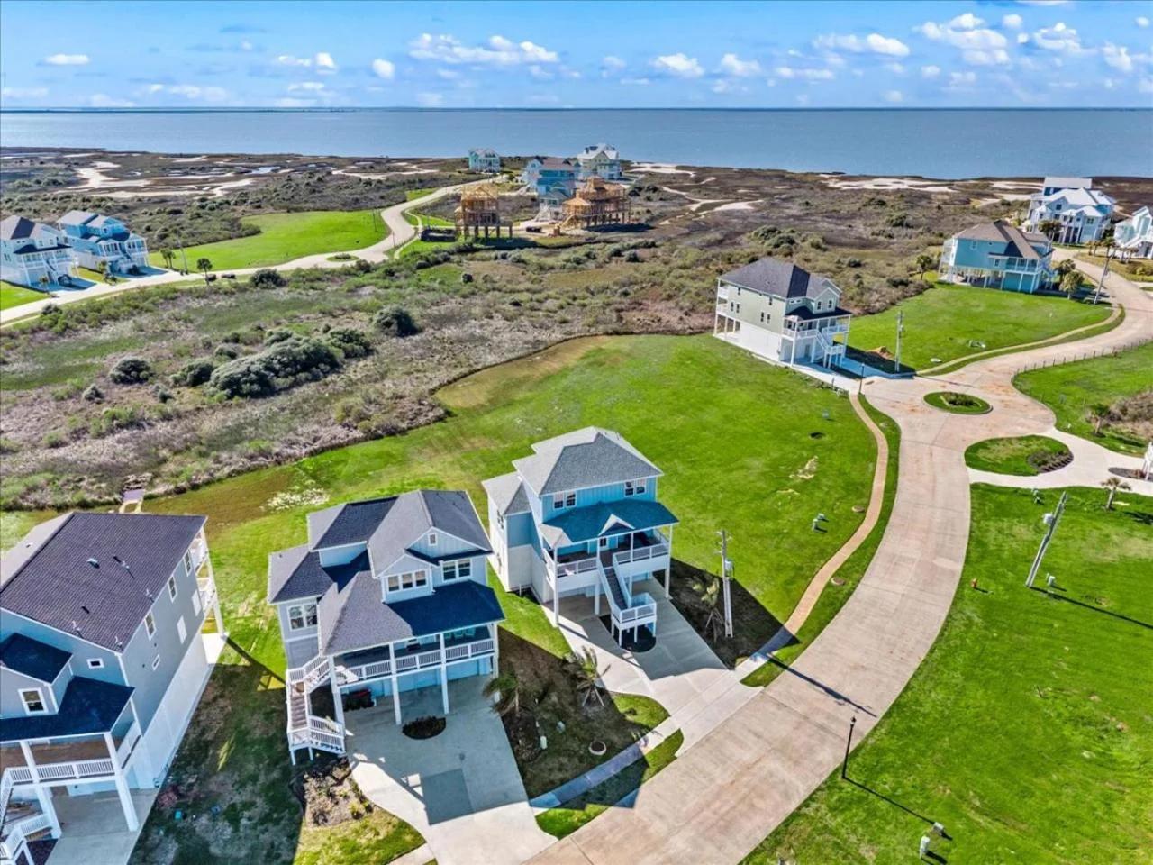 Sunset Point Cozy beach home and short drive to beach