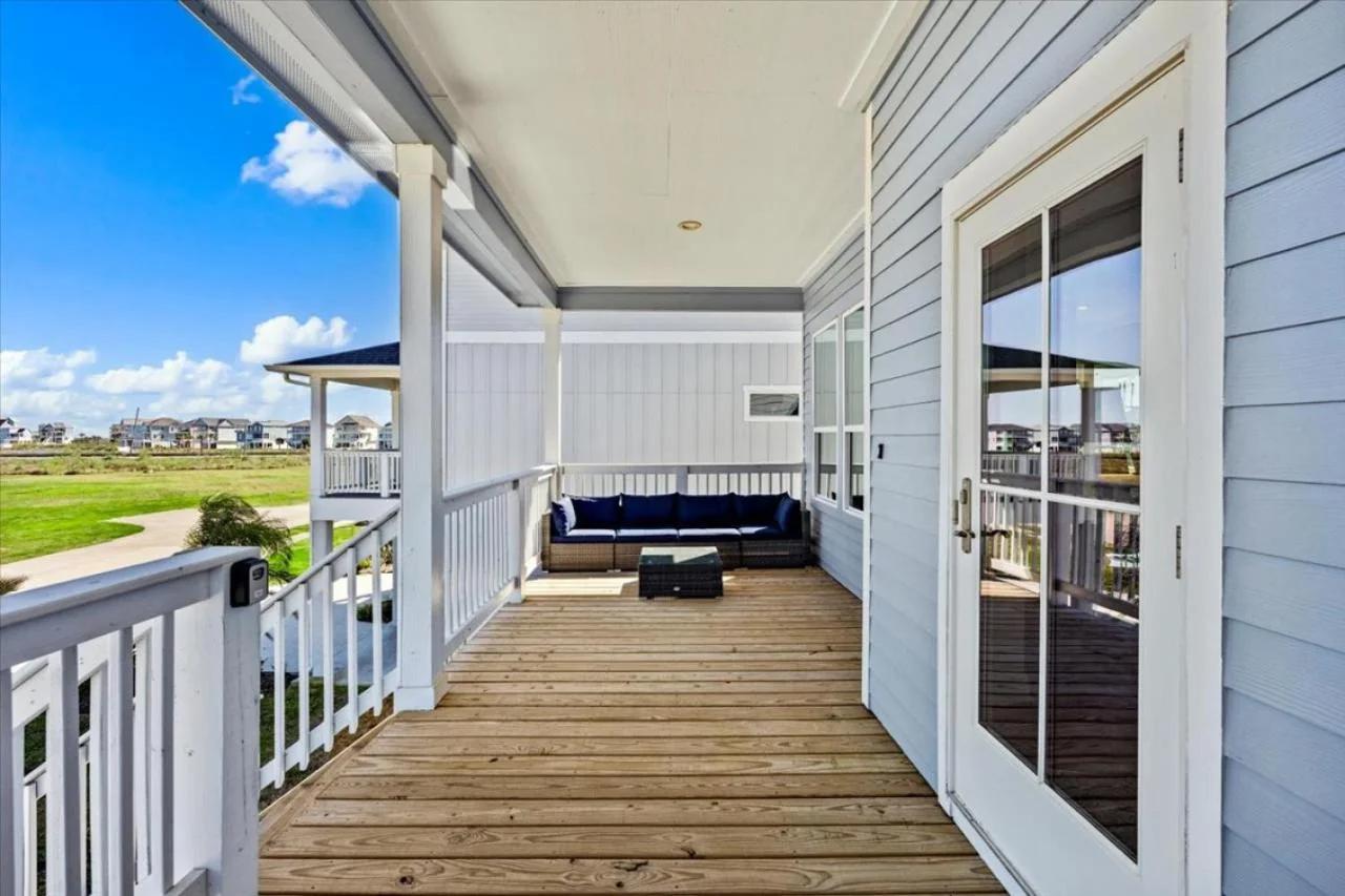 Sunset Point Cozy beach home and short drive to beach photo