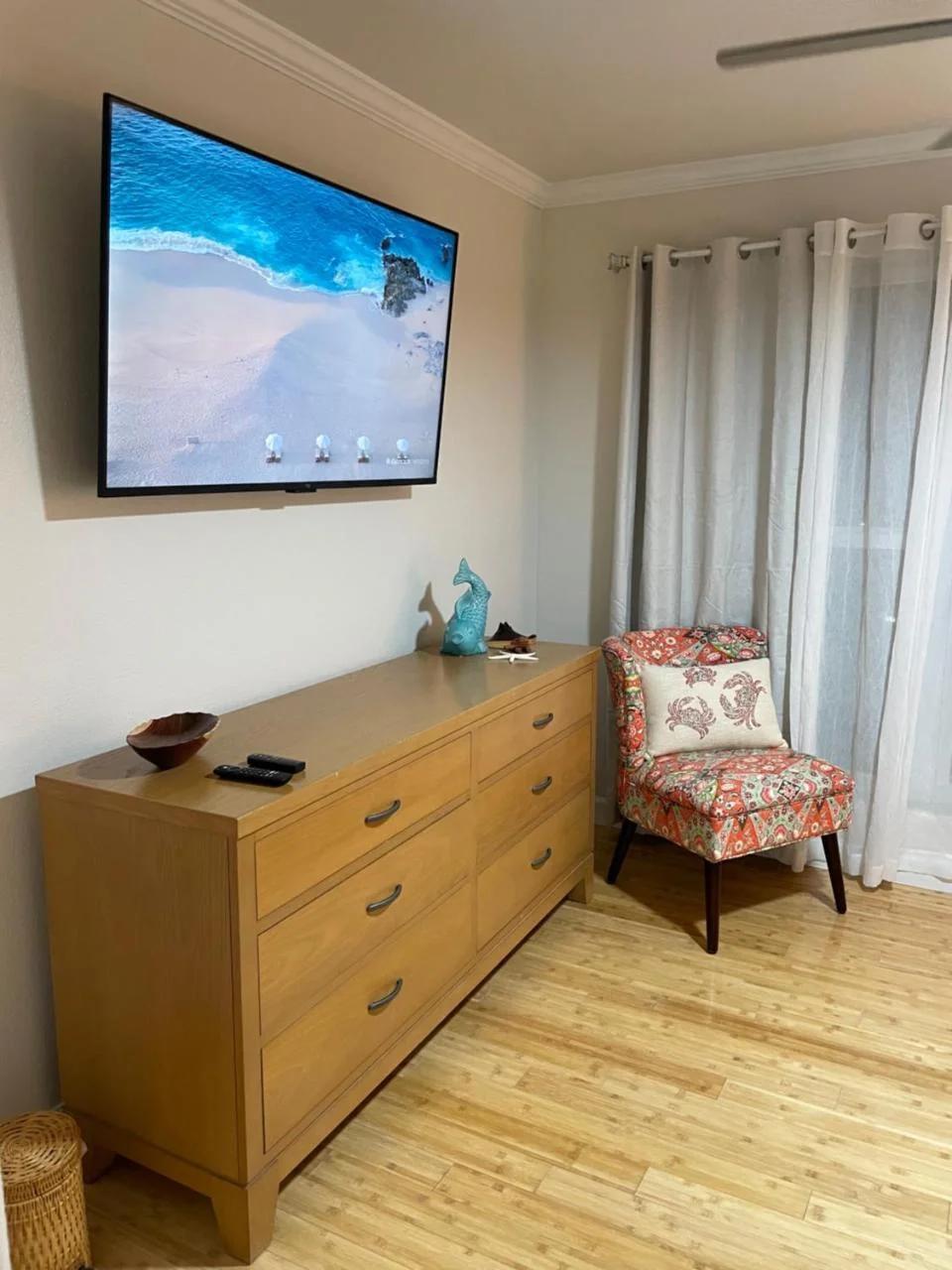 The Maravilla, Wonderful Pool/Beach View, Newly Renovated, 3 Pools Corner Condo photo