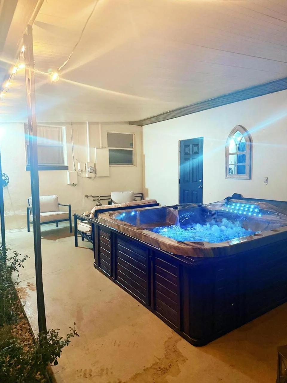 The Perfumers House Hot Tub Near St Pete Beach photo
