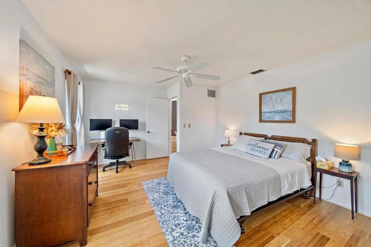 Tropical Sarasota-Heated Pool, Massage Chair, Golf photo