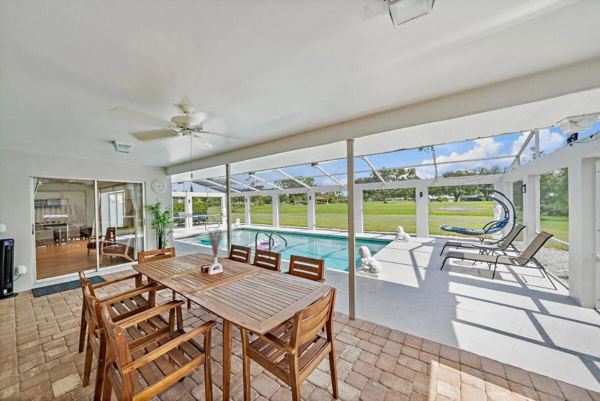 Tropical Sarasota-Heated Pool, Massage Chair, Golf photo