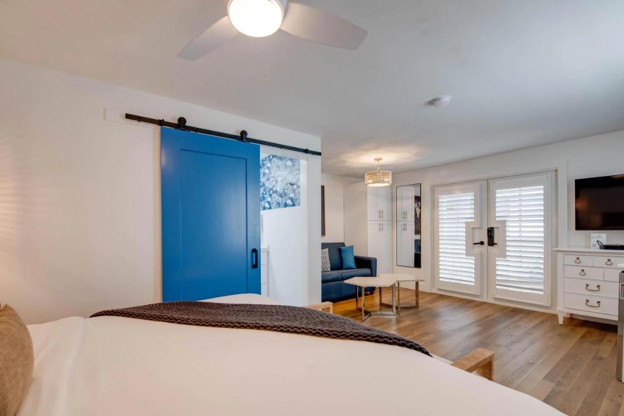 Underwater Cabana at Custom House Inn photo