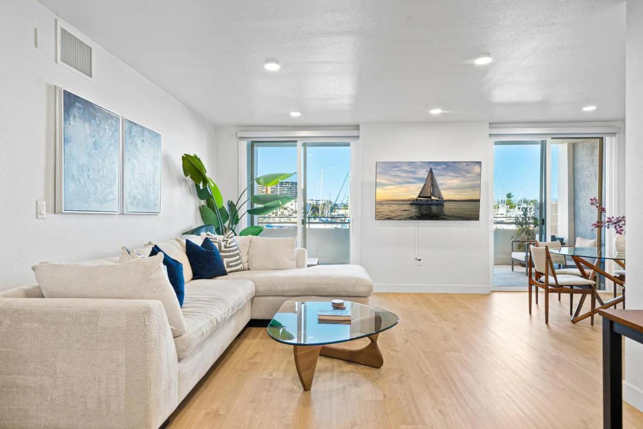 Urban Tide - A Designer Escape Overlooking the Docks