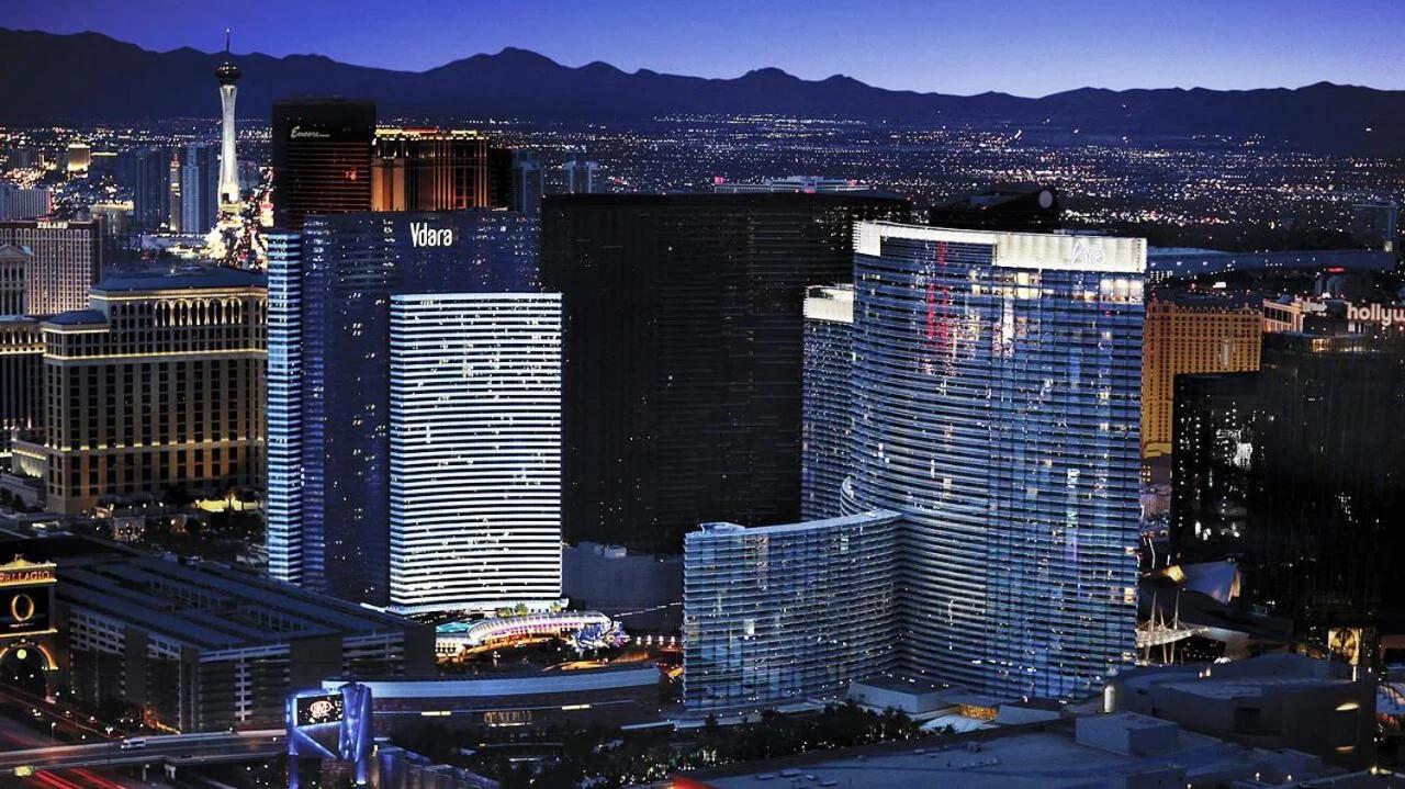 Vdara Studio Suite 011 Pool View FREE VALET Parking