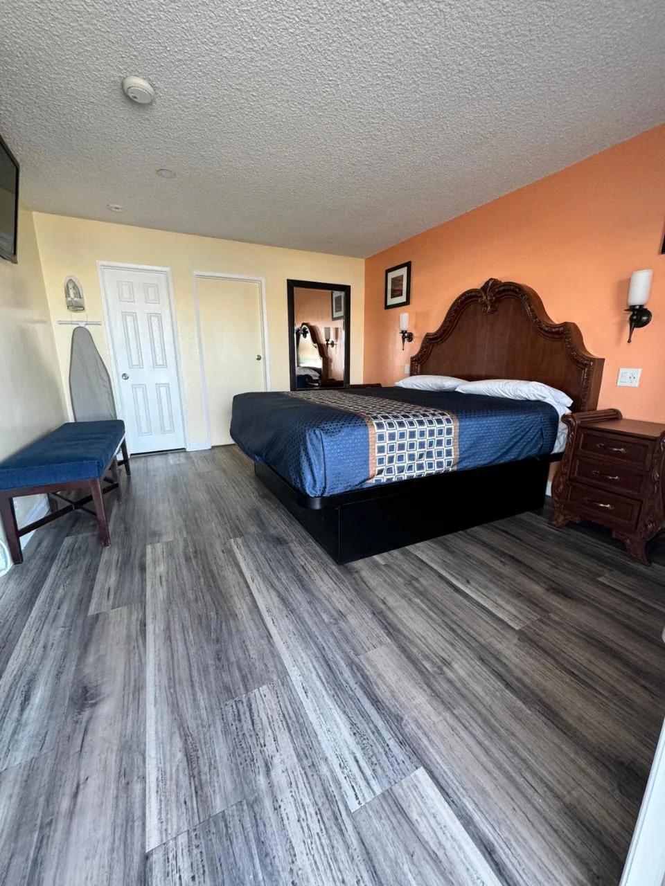 Walden Motel photo