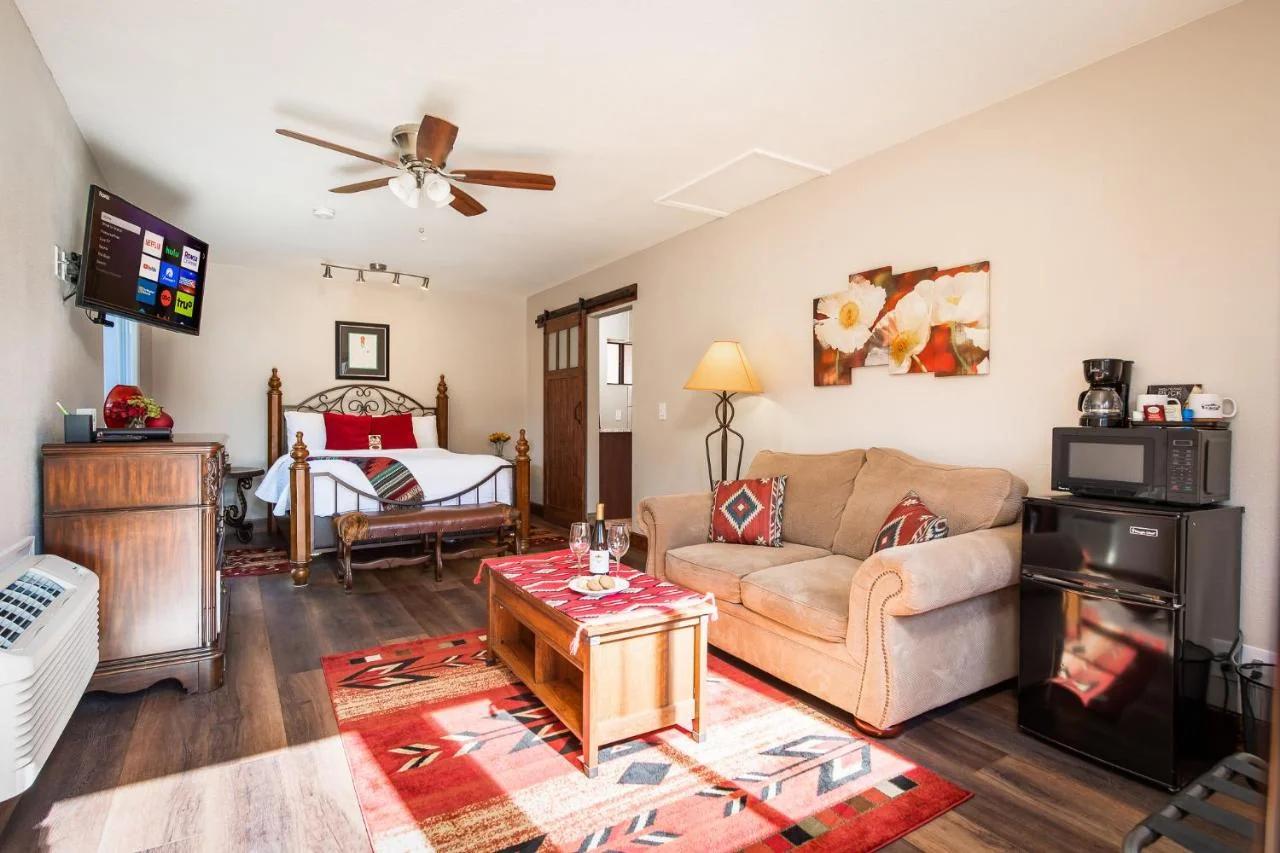 Whispering Creek Bed & Breakfast photo