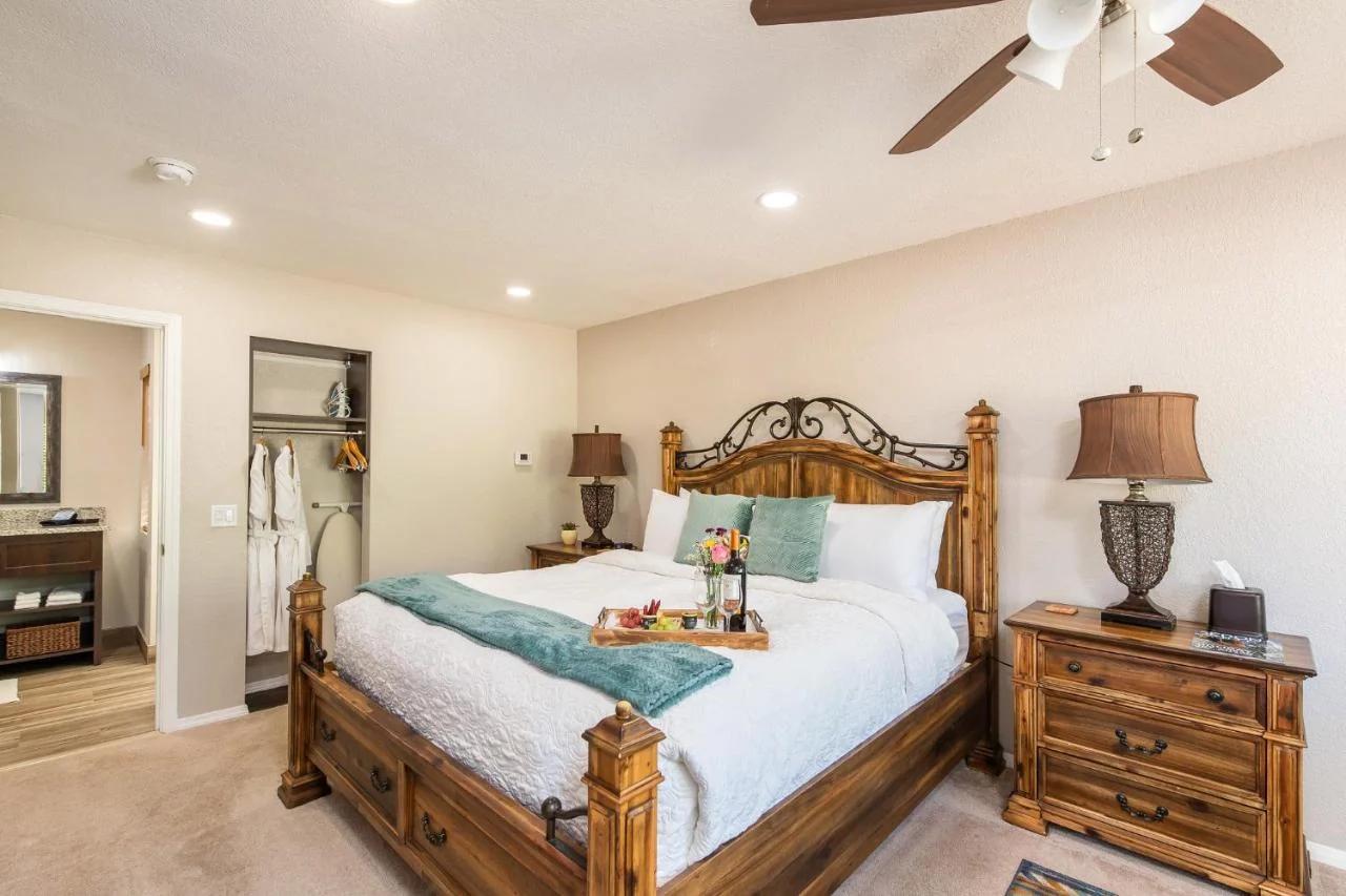 Whispering Creek Bed & Breakfast photo
