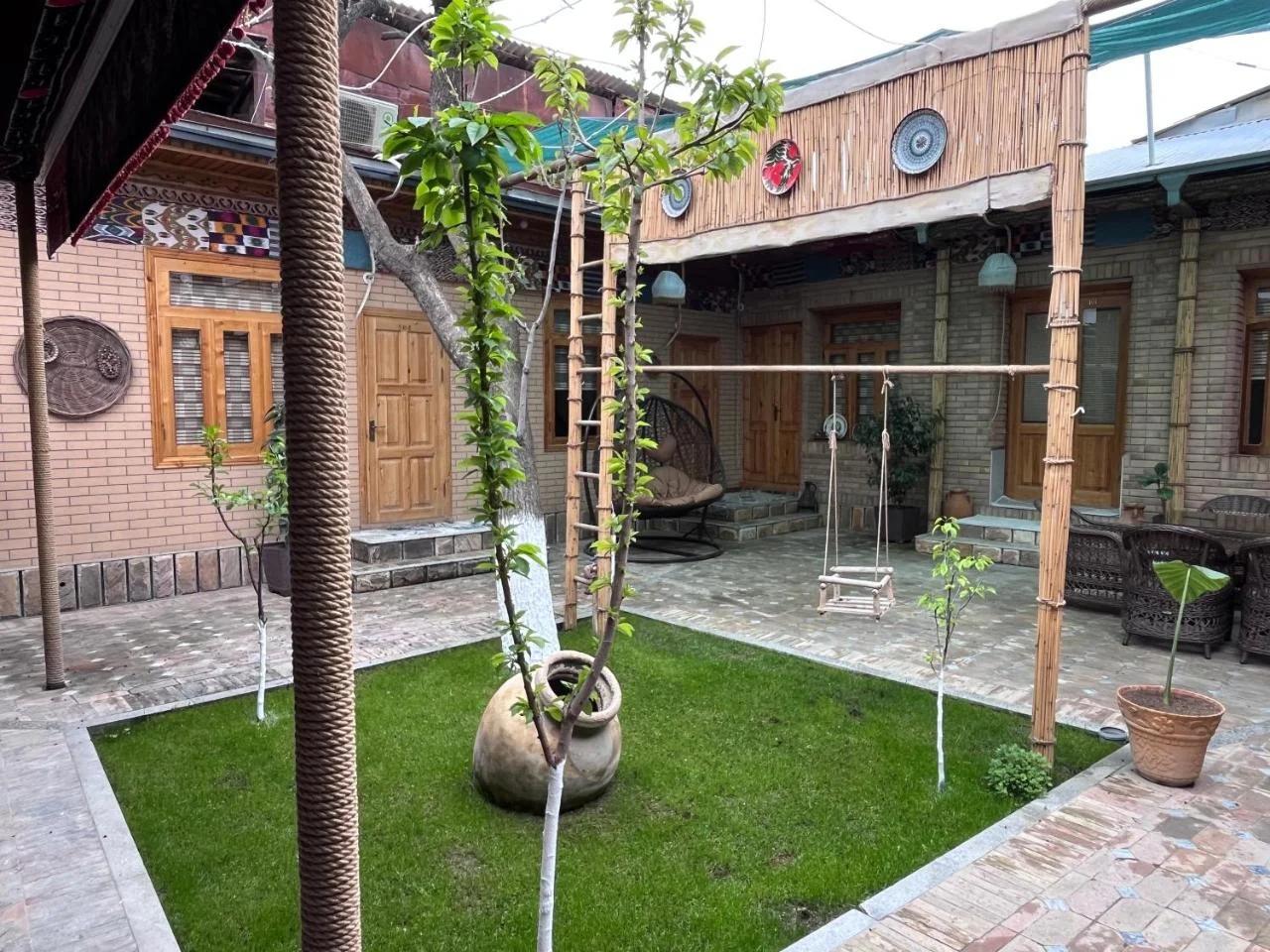 Meros Guest House