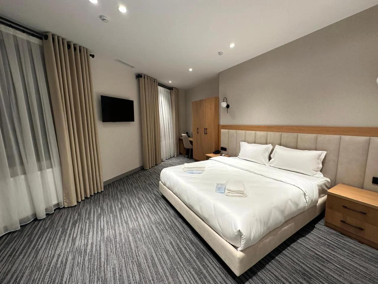Velnora Hotel photo