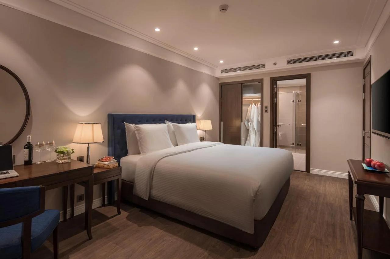 Beachfront Luxury Apartment in Altara Building - Da Nang photo