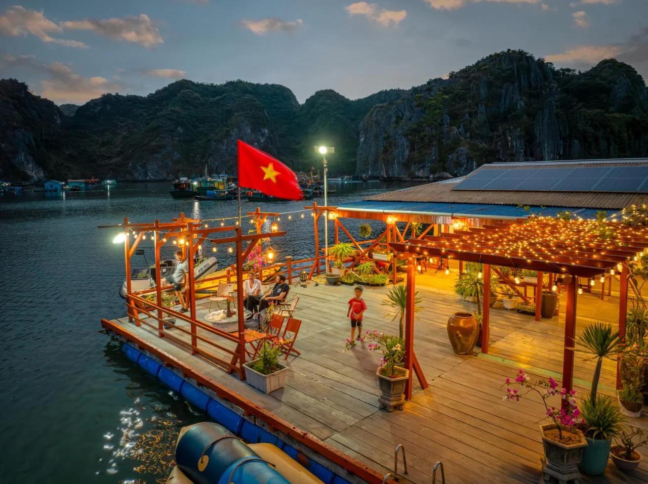 Cat Ba Fishing Village Bay House