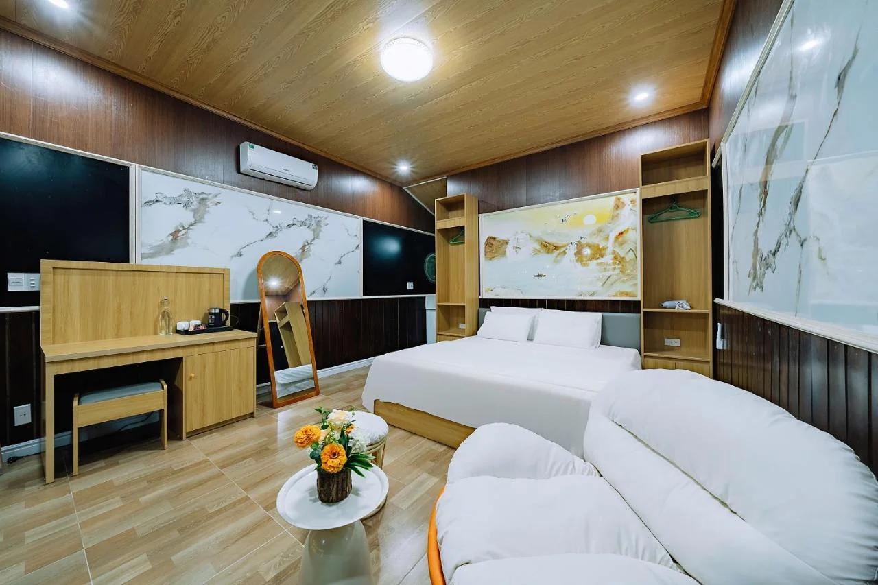 Lan hạ bay view bungalow photo
