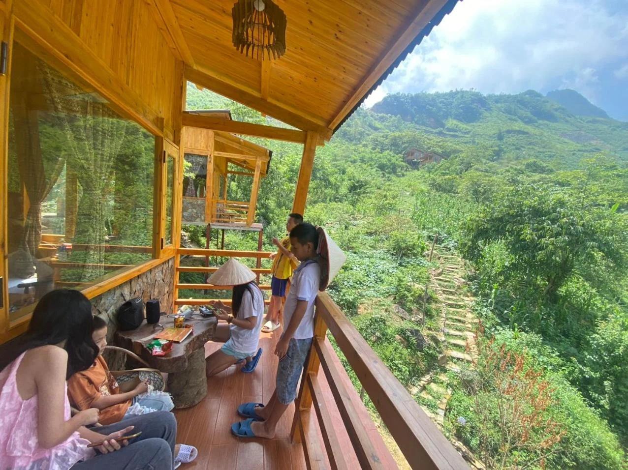 Ngũ Chỉ Sơn Trekking Sapa Homestay Local Experience photo