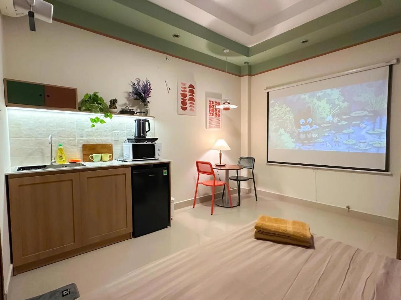 Saigon Riverside Retreat - Bright Balcony Studio with City View near Ben Thanh Market