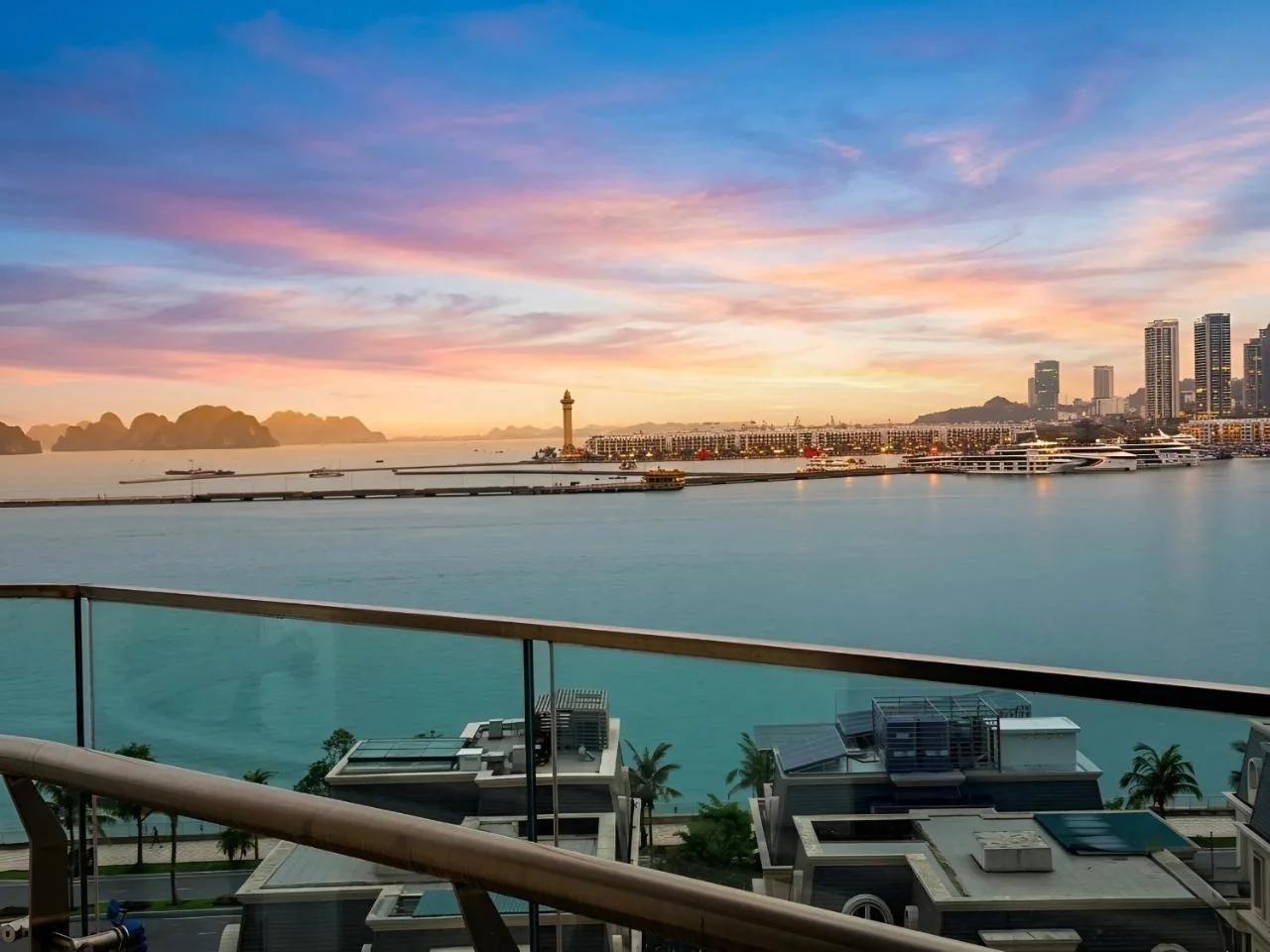 Studio, 2BR Ocean View Apartment - The Sapphire Ha Long photo