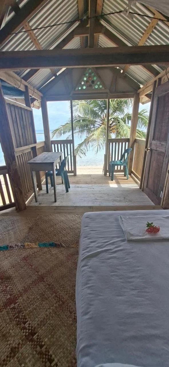 Manusina Beach Fale