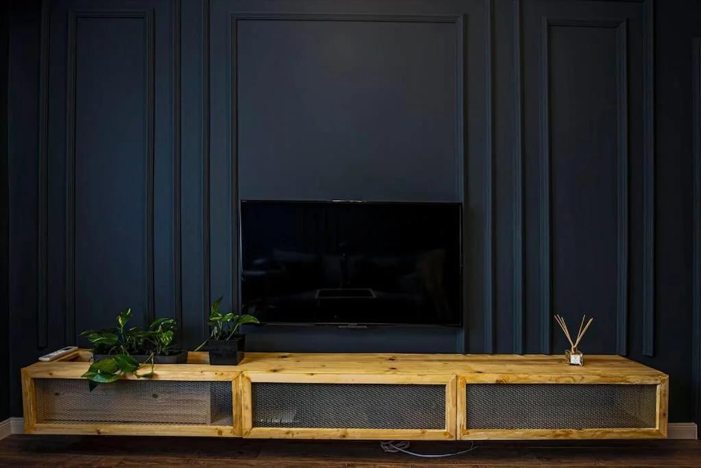 Black Marble Apartment photo