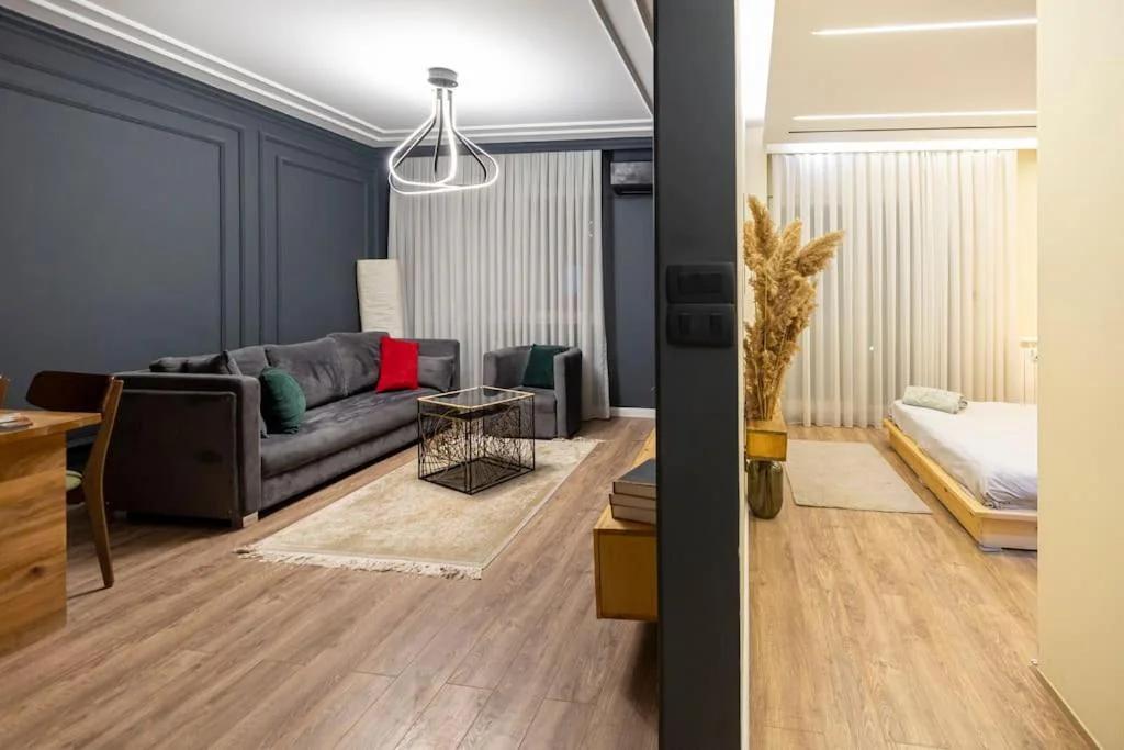Black Marble Apartment photo