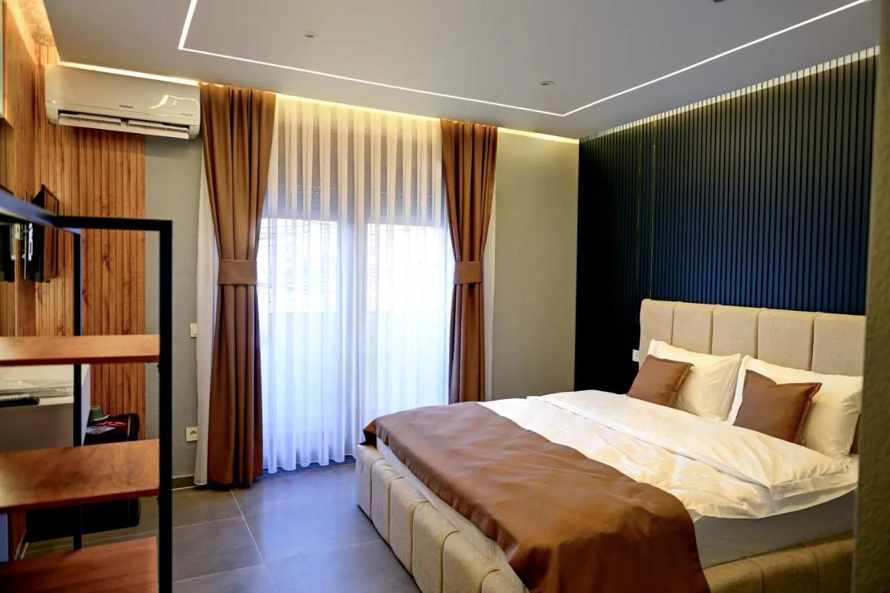 DejaVu Hotel