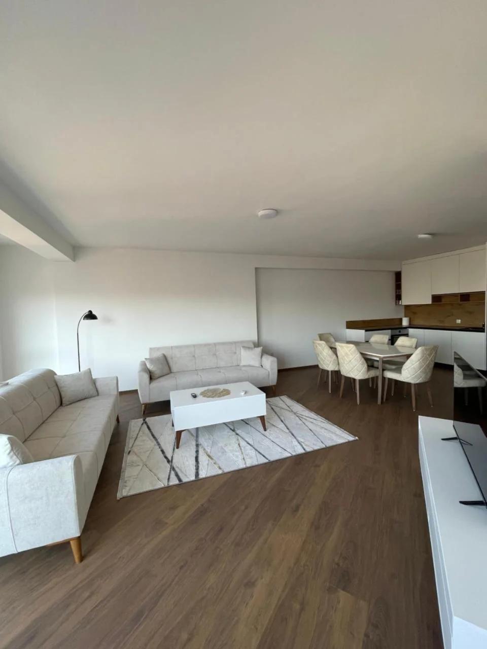 Sky Line Apartm in City Center, 3BR, Free Parking photo