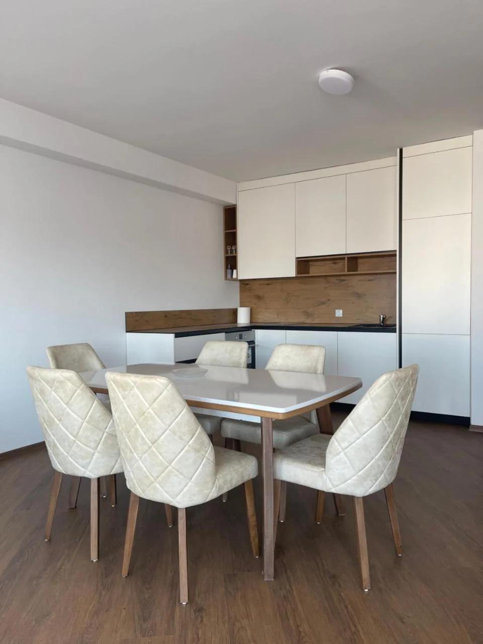 Sky Line Apartm in City Center, 3BR, Free Parking photo
