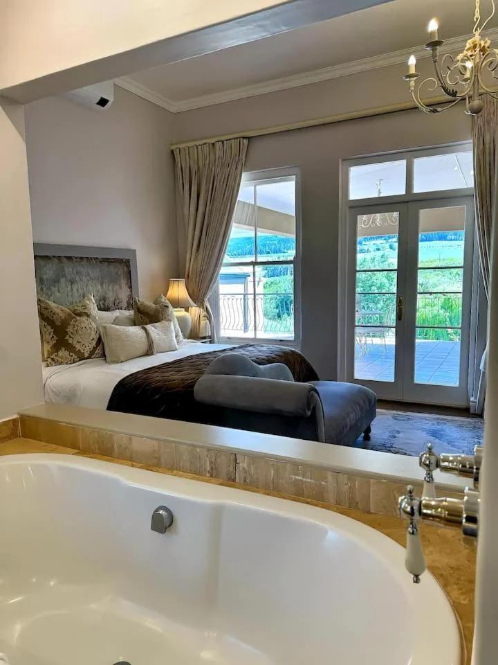 2 Bed Lakeview at Lermitage photo