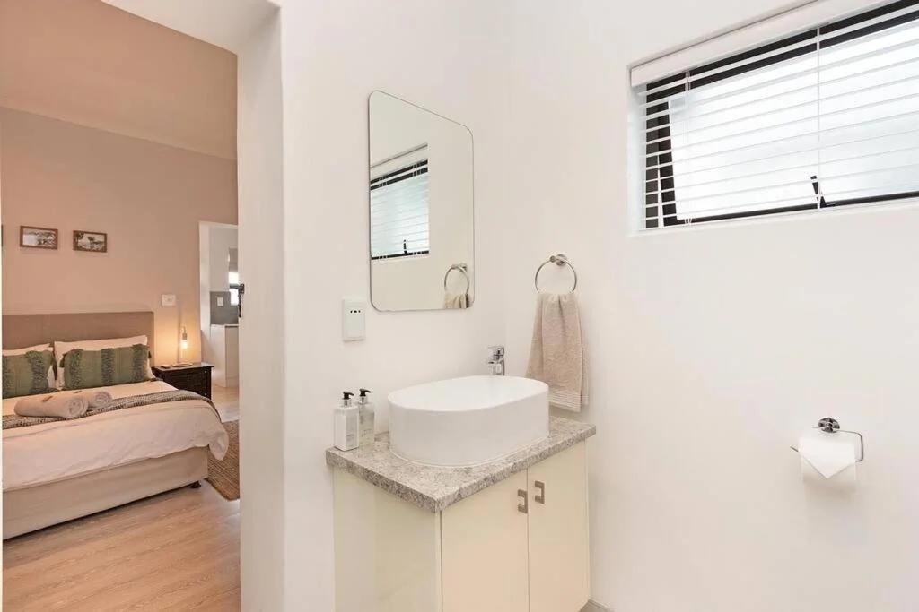 Camps Bay Cottage photo
