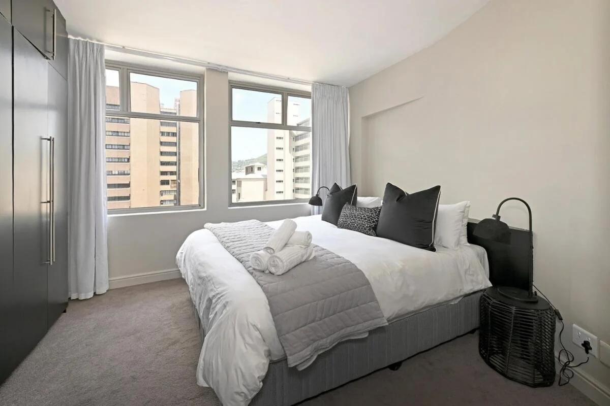 Elevated Luxury 2-Bed Apt with Elevator Access photo