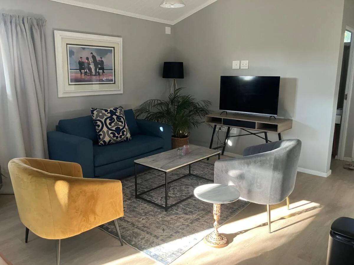 Flamingo Garden Cottage, 2 bedroom in Dalsig! photo