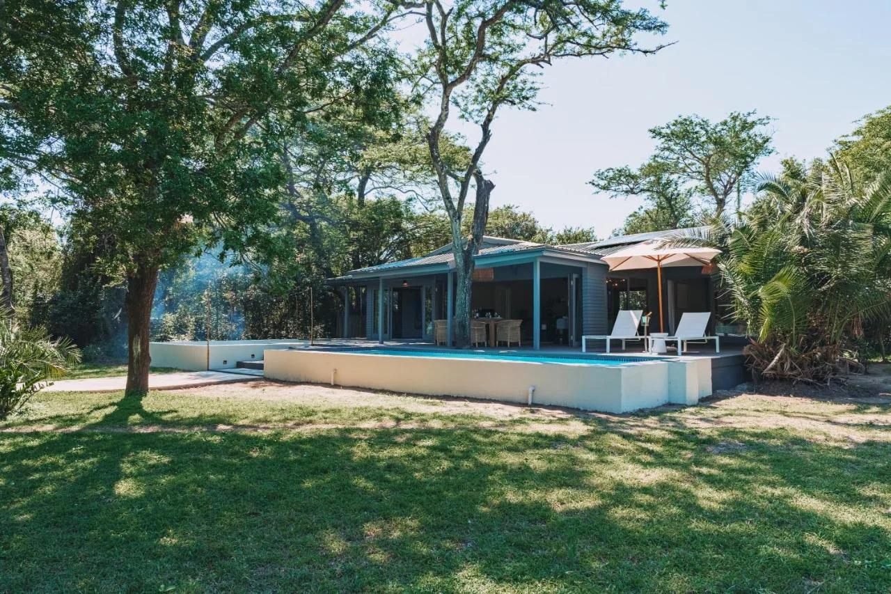 The Grand Luxury Safari Villa, Huge Private Pool, Hot tub, Outdoor Shower, Giraffe Tower, Free Standing Bath, Private Game Reserve, Stargazing, Ultimate Bush Luxury