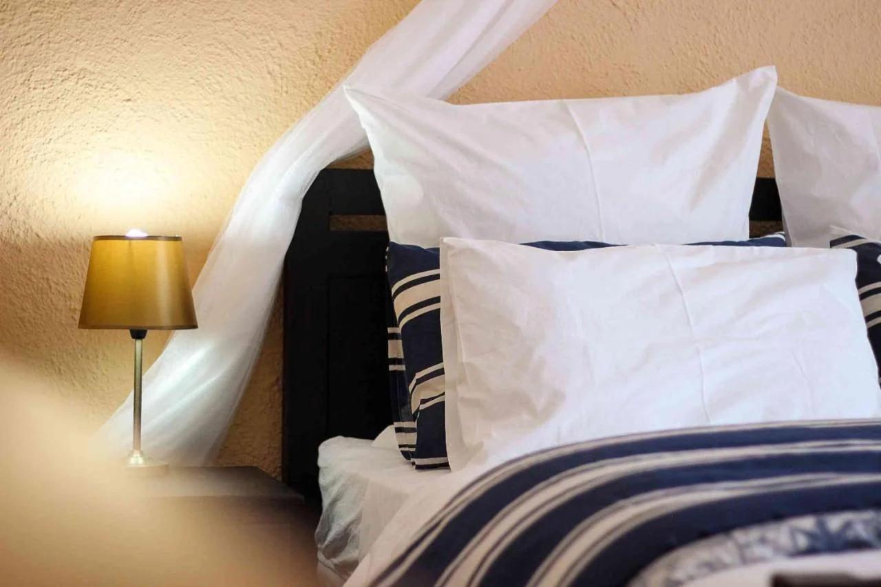 Best Location, borehole water, FREE WIFI, 5min to CBD, photo
